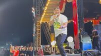 IMG_2696 Vocalist Padi mengenakan kaos bertuliskan 11 di bagian punggung dan 26 bagian depan. (Foto: AR).