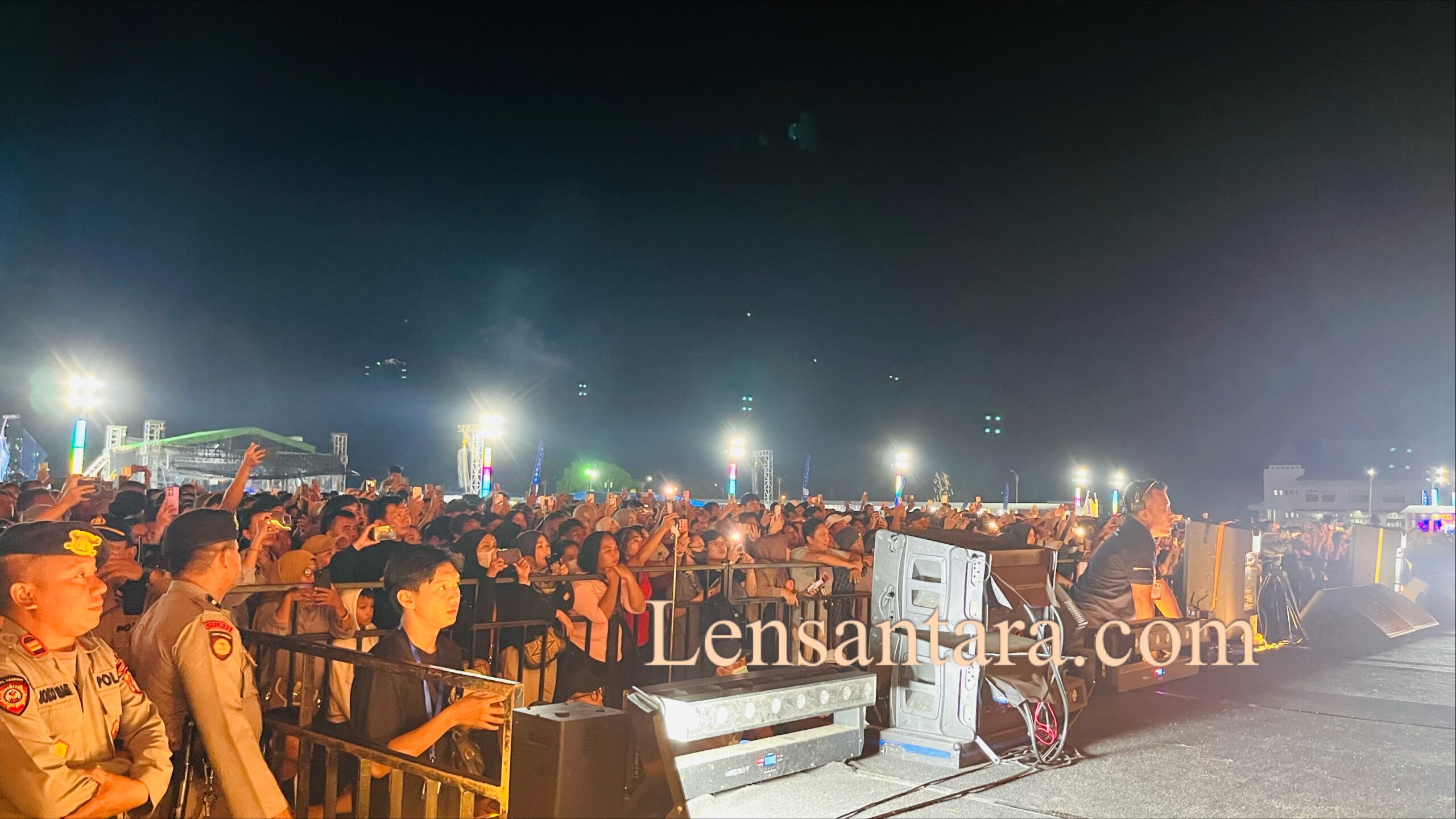 Penonton konser Padi Reborn.(Foto : AR).