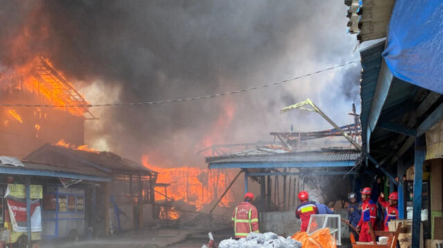 Kebakaran di Pasar Kuliner Pelangi Kabupaten Malinau.