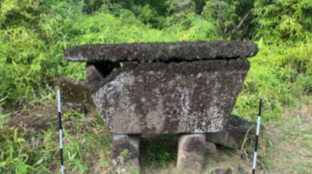 Kubur Batu Uyang Lahai.