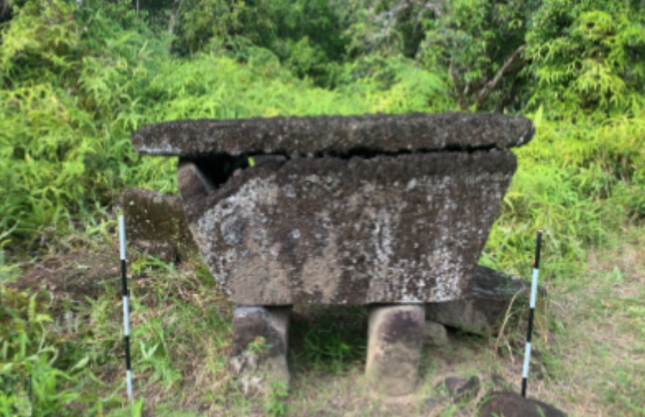 Kubur Batu Uyang Lahai.