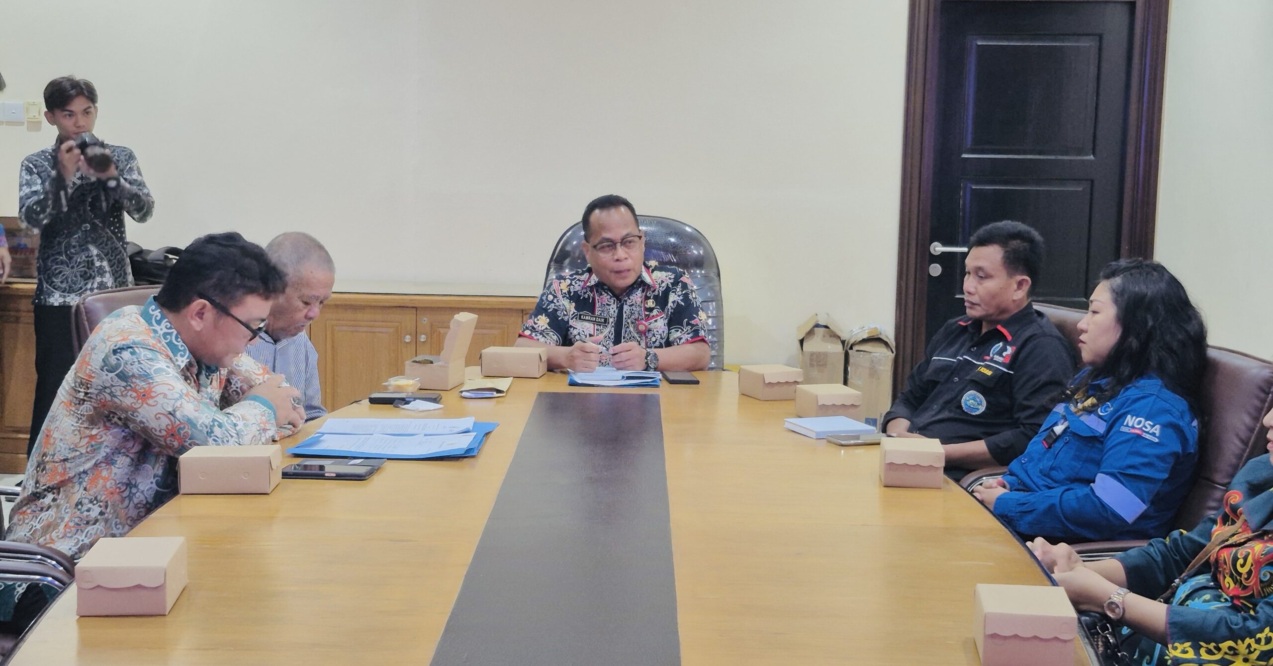 Rapat Pleno Penetapan UMK Rapat Pleno Penetapan UMK