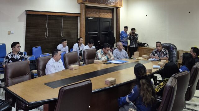 Rapat pleno penetapan UMK