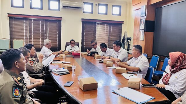 Rapat pembentukan panitia.