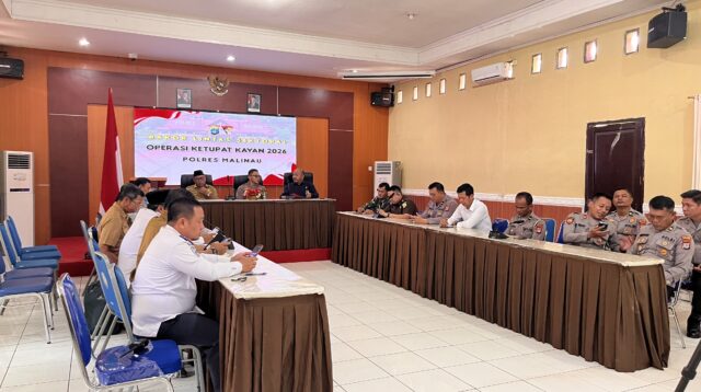 Jajaran FKPD Malinau mengikuti rakor kesiapan pengamanan Idulfitri 1447 H Mabes Polri secara virtual dari Ruang Rupatama Polres Malinau.