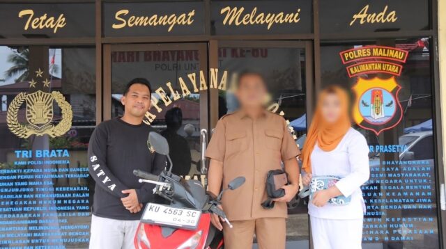 Anggota Reskrim Polsek Malinau Kota bersama korban dan sepeda motor curian yang berhasil ditemukan.