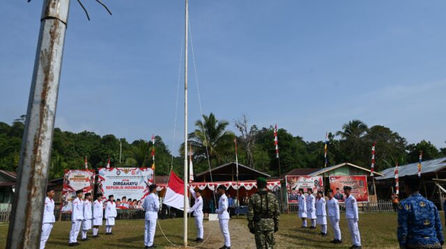 Upacara Peringatan HUT ke-81 Kemerdekaan RI di Desa Long Pipa, Kecamata Kayan Hilir, Senin (17/8/2026).