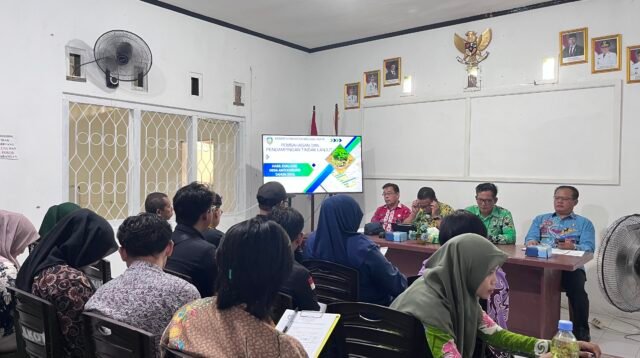 Agenda pembahasan rencana aksi tindak lanjut hasil evaluasi penilaian desa antikorupsi di Kantor Desa Malinau Kota, Kamis (15/10/2026).